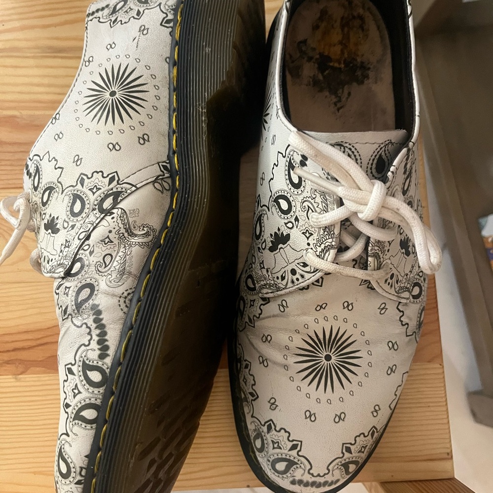 Dr Martens Limited Edition 1461 Oxfords White Bandana Print Industrial Shoes - Picture 3 of 8